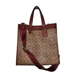 Coach Field Tote In Signature Canvas With Horse & Carriage Print